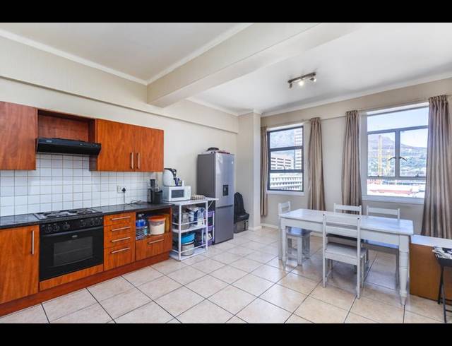 2 BEDROOM APARTMENT FOR SALE IN CAPE TOWN CITY CENTRE